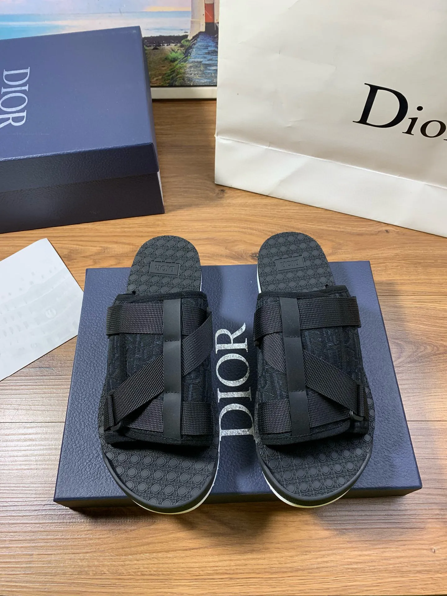Factory price: 280💰 Dior men's counters are selling sandals at the same time ✔️Imported brand printing/selected high-quality calfskin, highlighting high-end elegance, exquisite workmanship, soles: original soles specially provided by the original factory, hot-selling physical products🔥Normal size: 38-44, customized 45